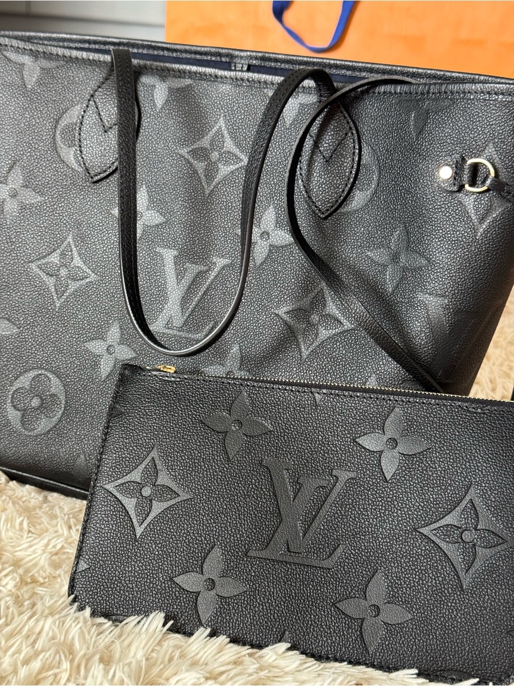 Louis Vuitton Black Monogram Neverfull MM - Picture 3 of 8